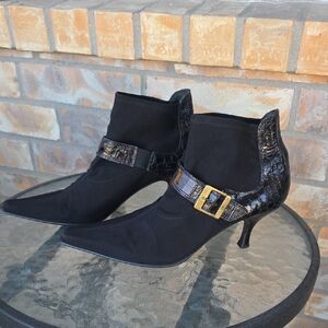 DONALD J PLlNER "Luck12" black ankle botties Size 8 1/2